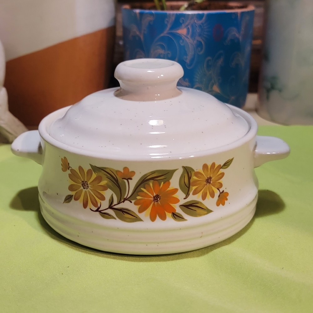 Vintage Capri single serve casserole with lid floral pattern. Bake, Serve&store